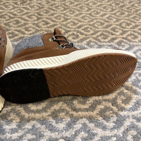 Sorel boots - Picture 5 of 5